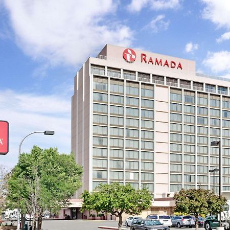 Ramada By Wyndham Reno Hotel & Casino Екстериор снимка