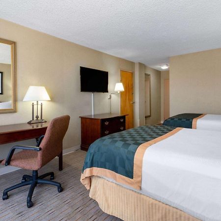 Ramada By Wyndham Reno Hotel & Casino Екстериор снимка