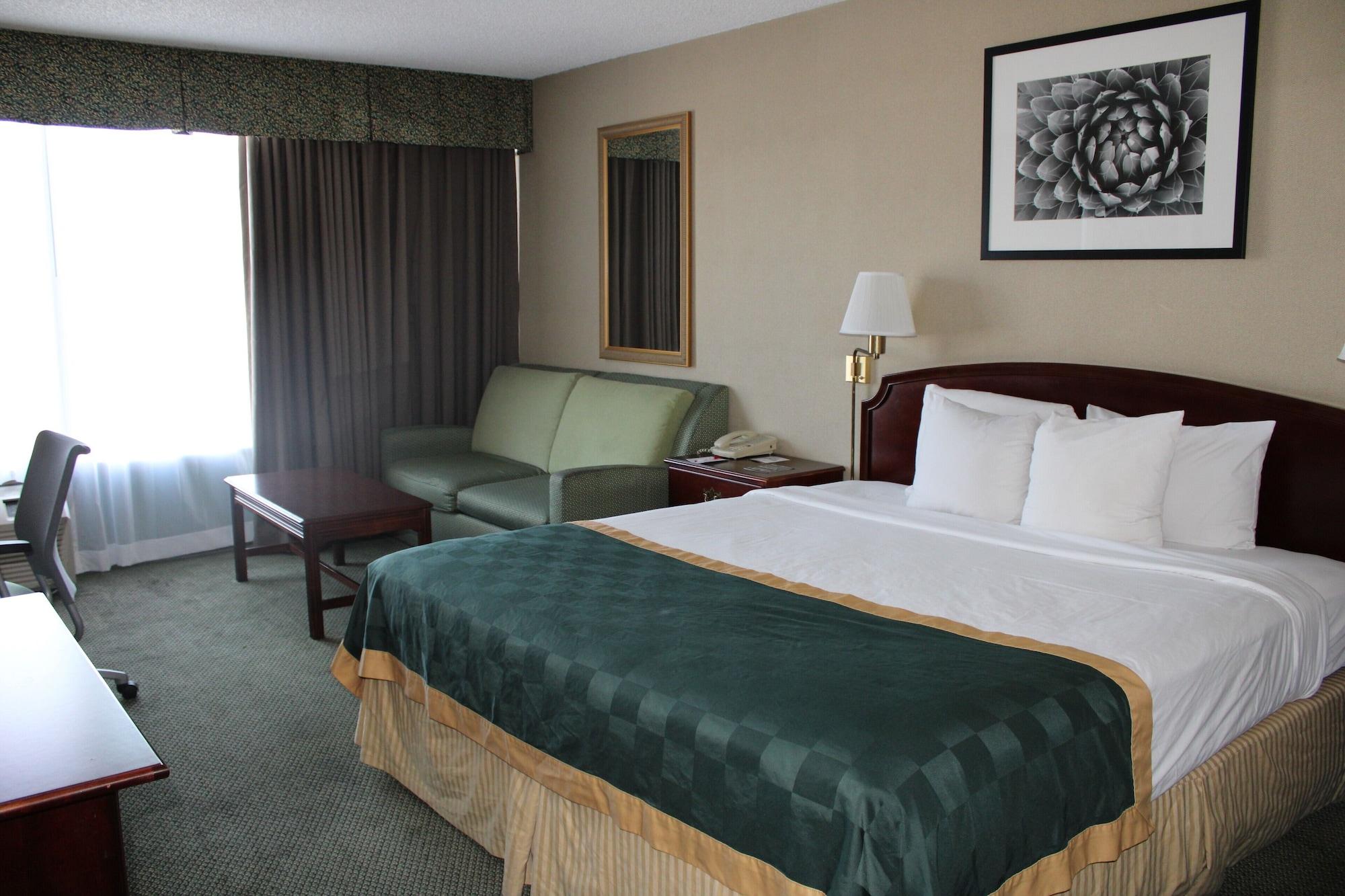 Ramada By Wyndham Reno Hotel & Casino Екстериор снимка