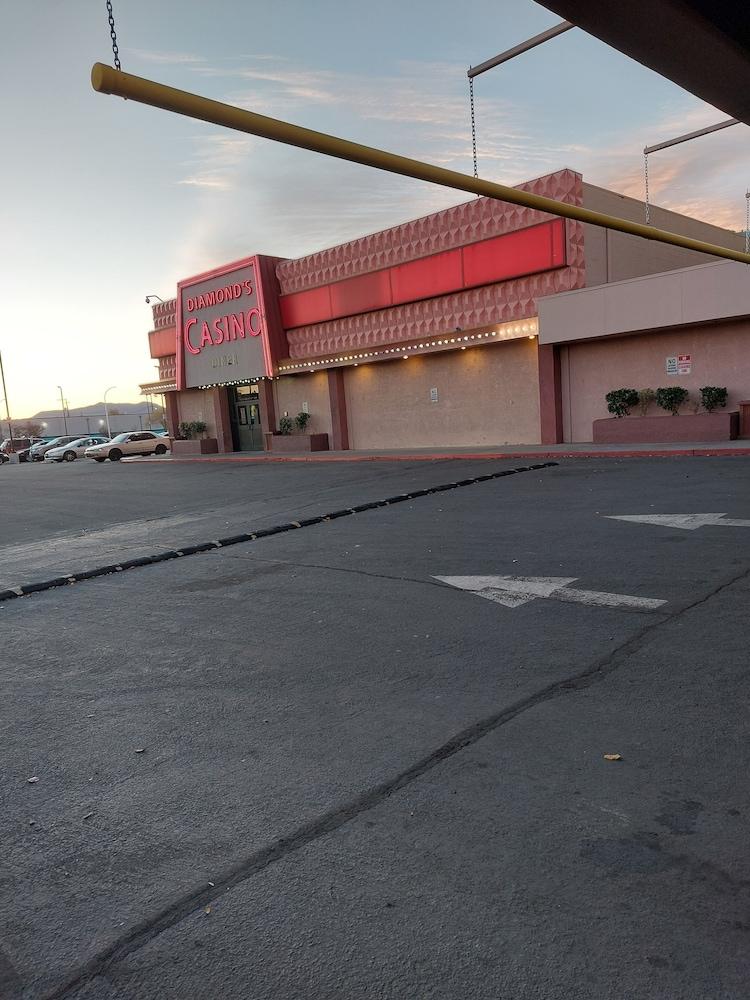 Ramada By Wyndham Reno Hotel & Casino Екстериор снимка
