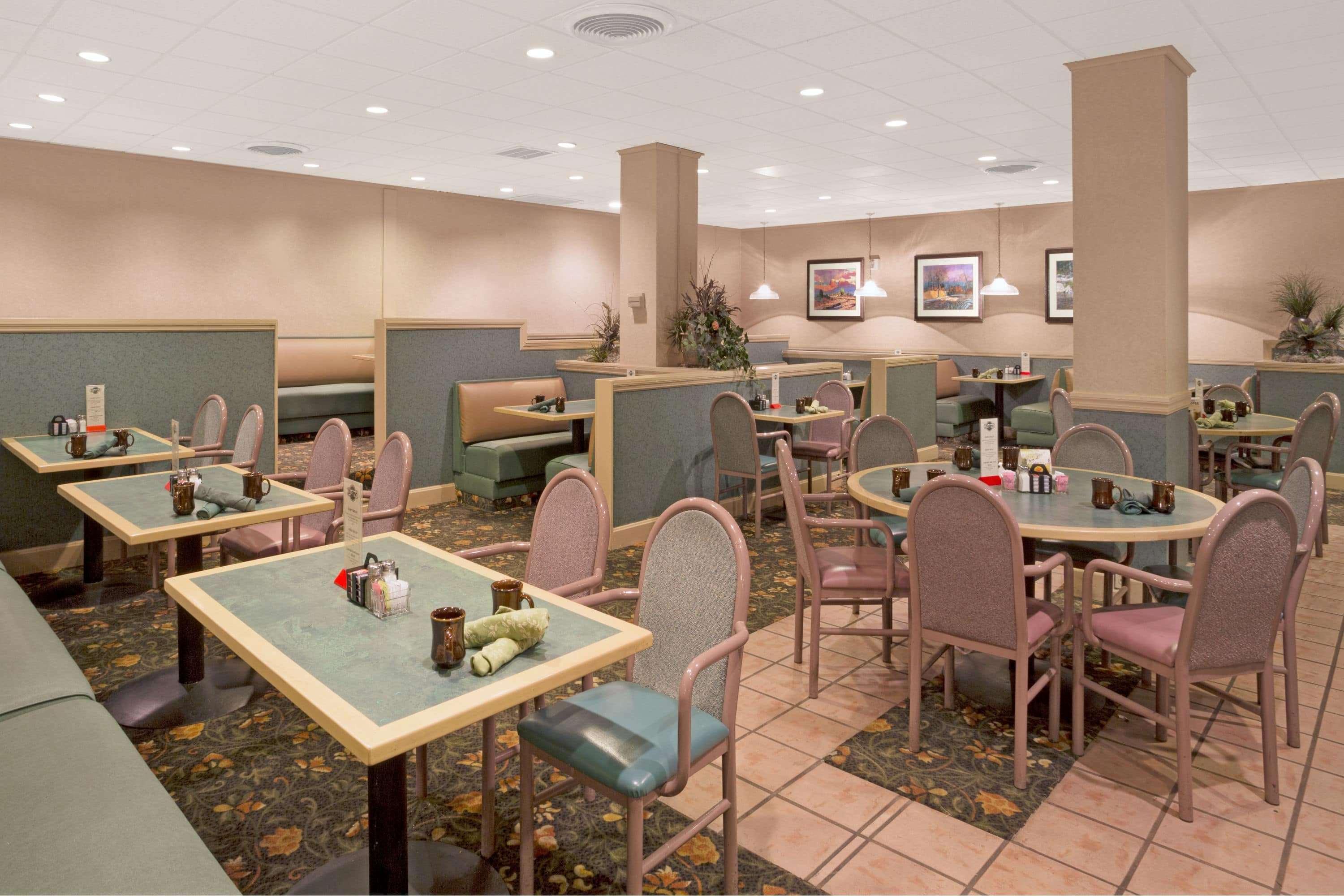 Ramada By Wyndham Reno Hotel & Casino Екстериор снимка