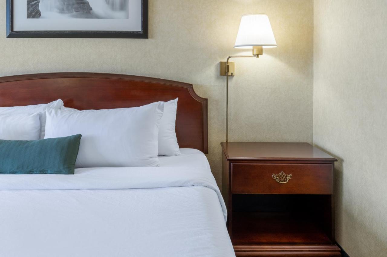Ramada By Wyndham Reno Hotel & Casino Екстериор снимка