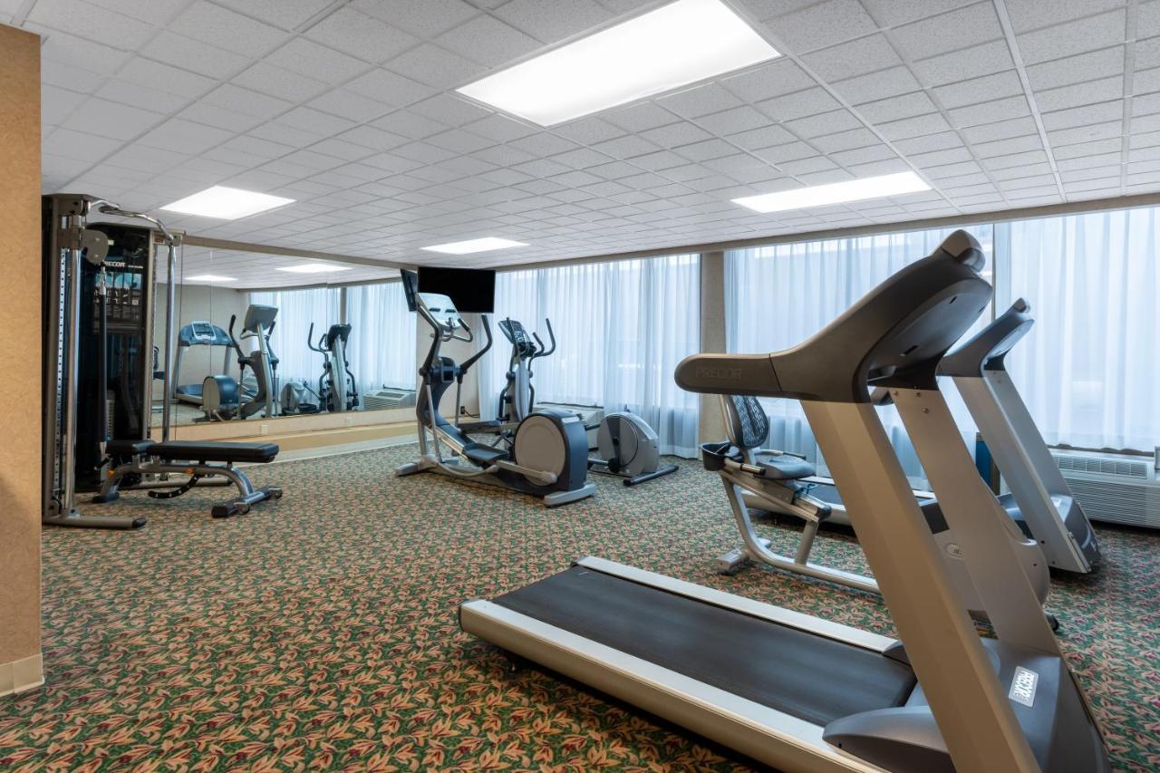 Ramada By Wyndham Reno Hotel & Casino Екстериор снимка