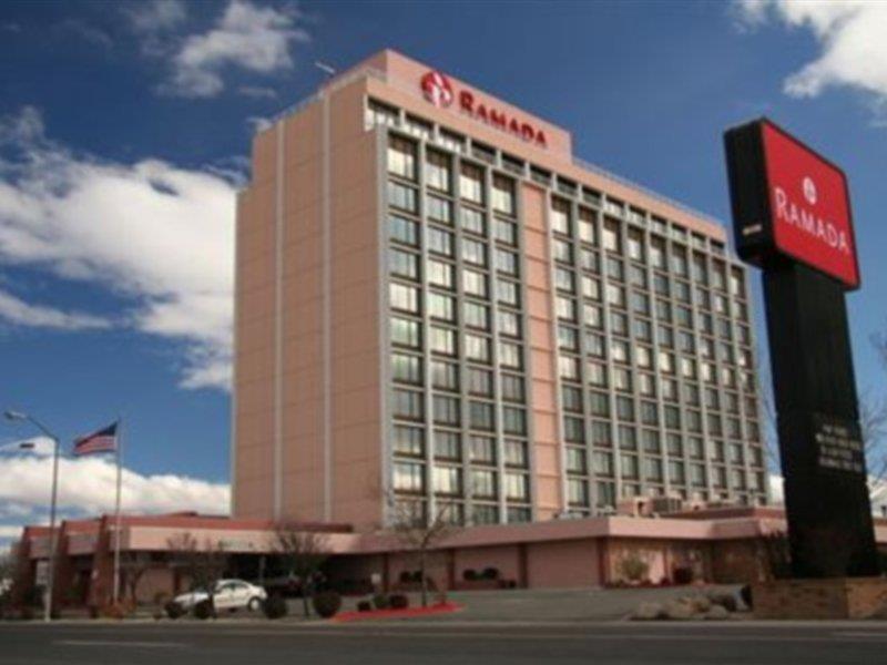 Ramada By Wyndham Reno Hotel & Casino Екстериор снимка